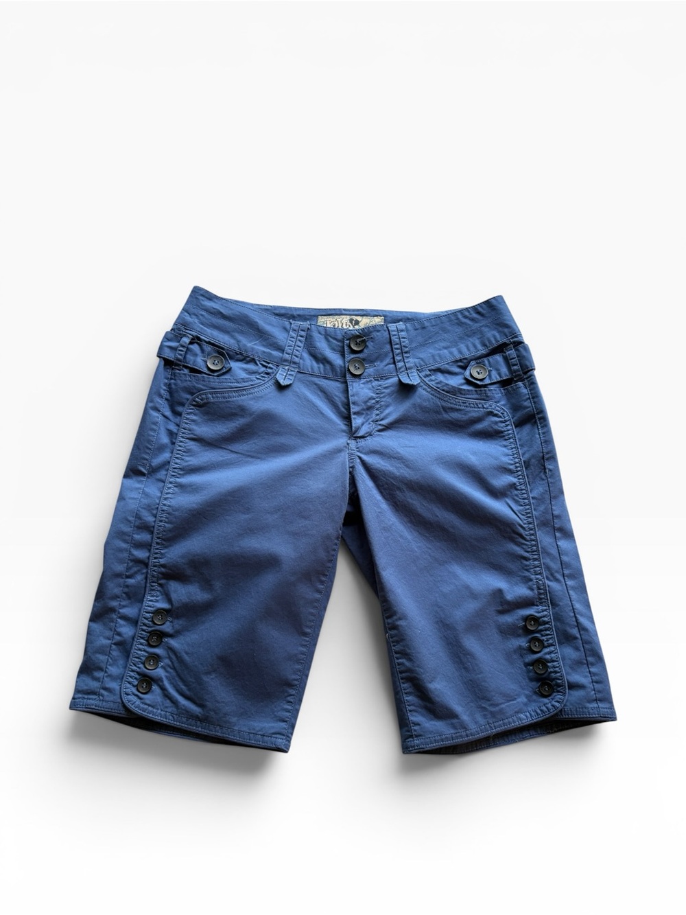 Jolt brand Vintage 2000s Junior size 5 Blue Casual Button-Accent Bermuda Shorts